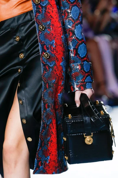 Look 27